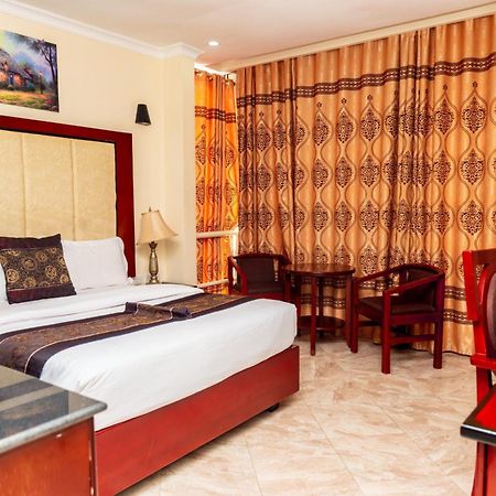 Nyumbani Hotel And Resorts タンガ エクステリア 写真