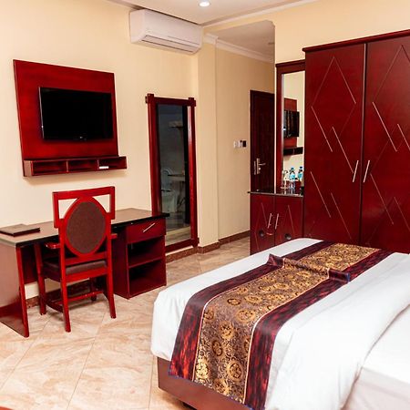 Nyumbani Hotel And Resorts タンガ エクステリア 写真