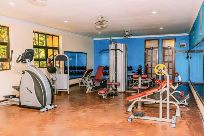 Nyumbani Hotel And Resorts タンガ エクステリア 写真